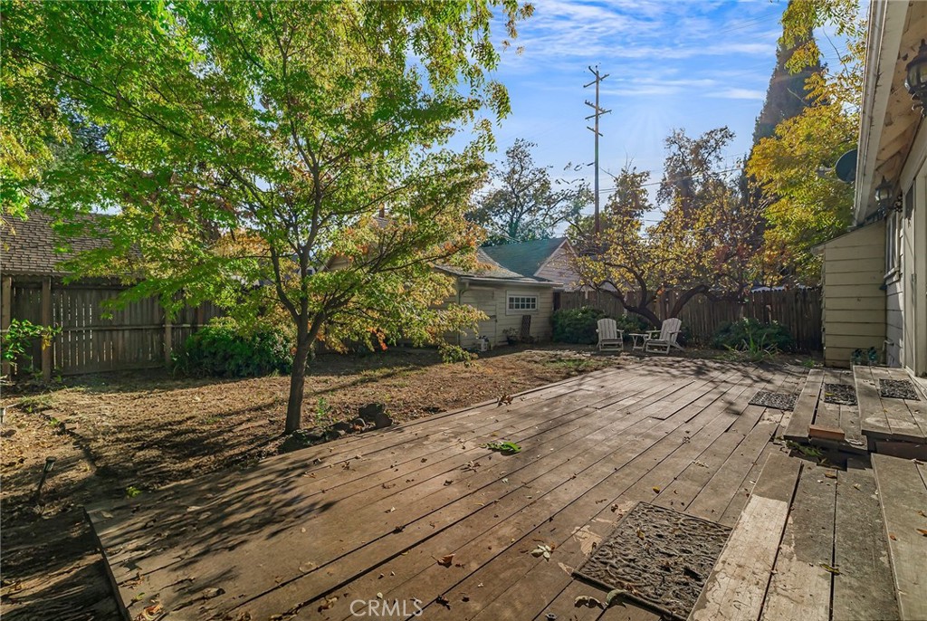 667 E 8th Street Property Photo 31