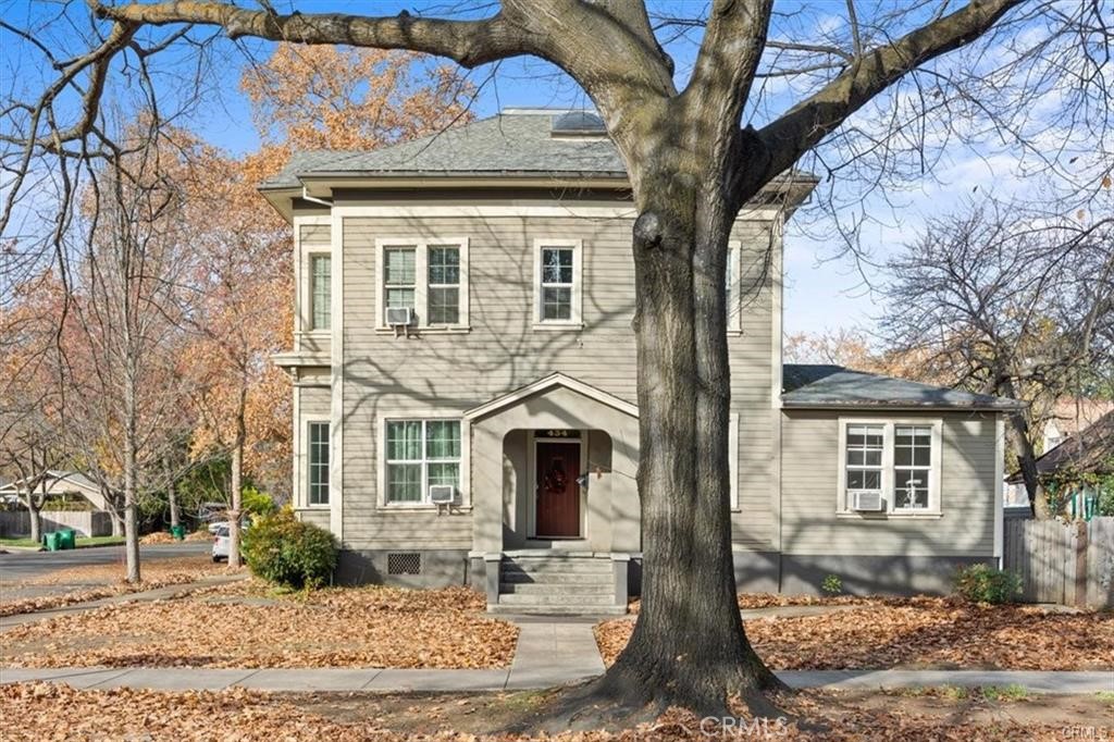 454 E 8th Street Property Photo 1