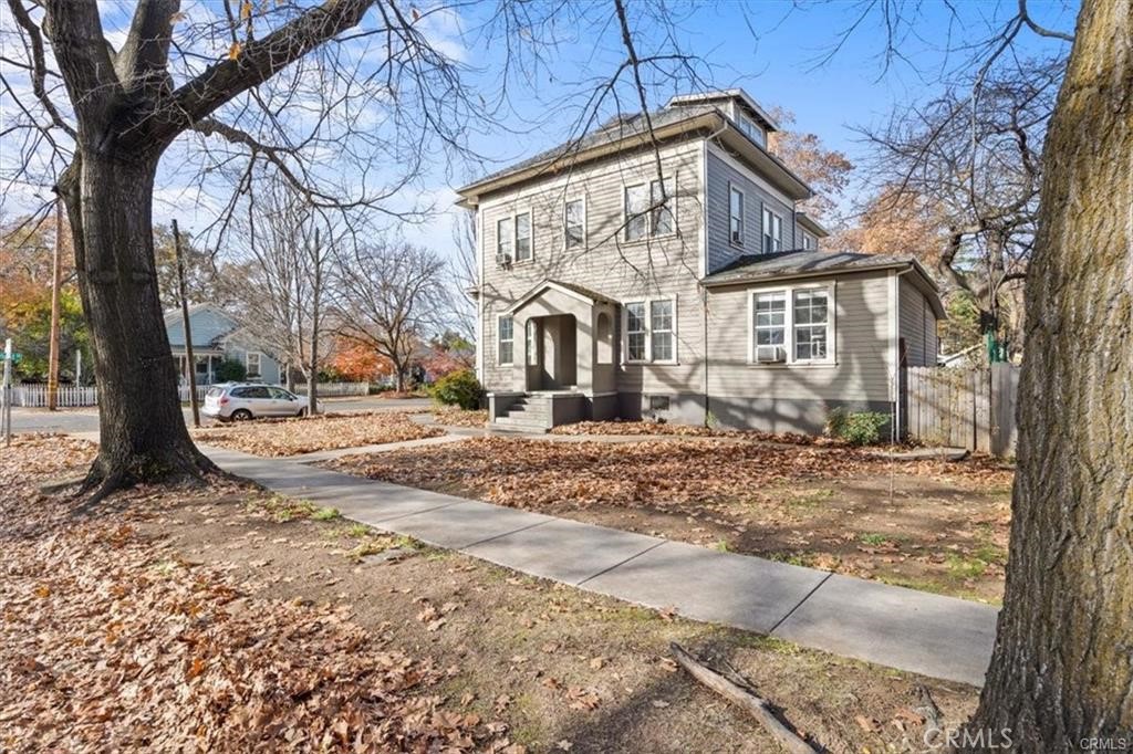 454 E 8th Street Property Photo 6