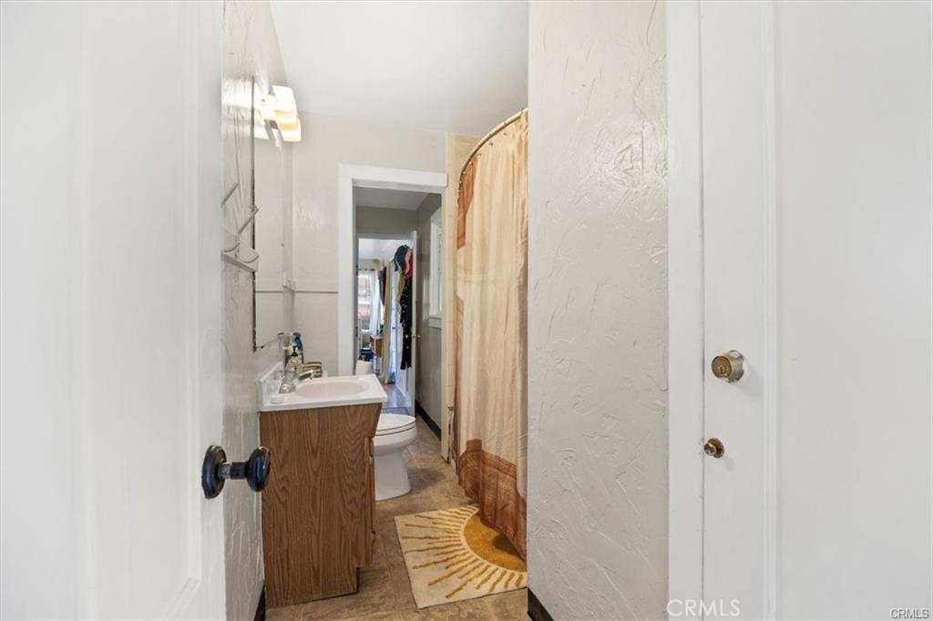 454 E 8th Street Property Photo 13