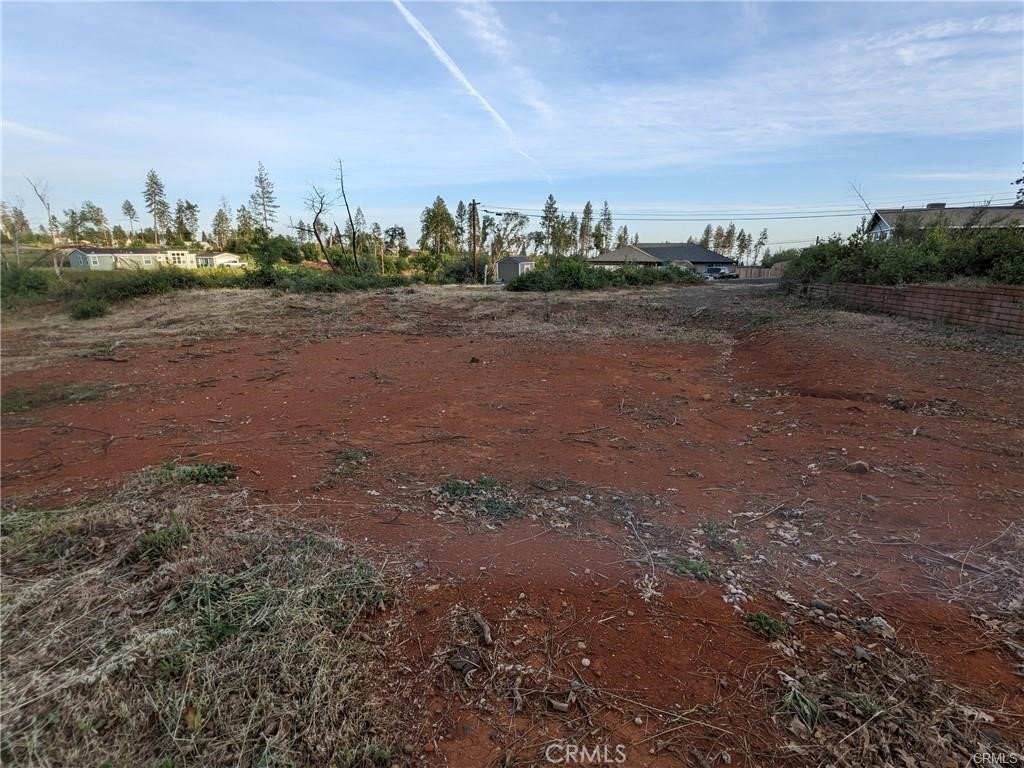5889 Golden Oaks Road Property Photo 3