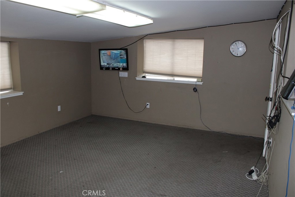 82 W W Liberty Road Property Photo 15