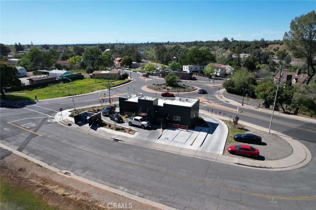 1355 Washington Avenue Property Photo 3