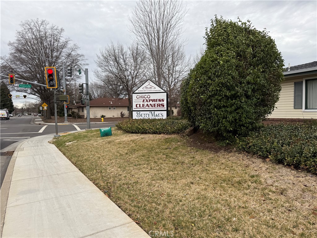1752 East Ave Property Photo 2