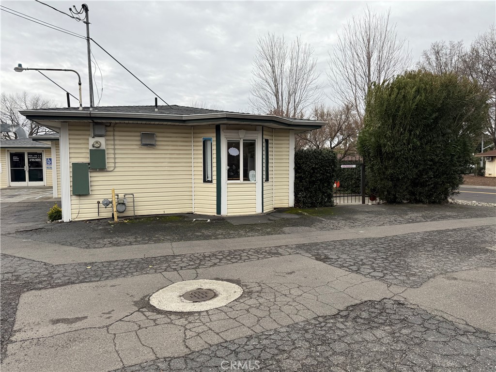 1752 East Ave Property Photo 12