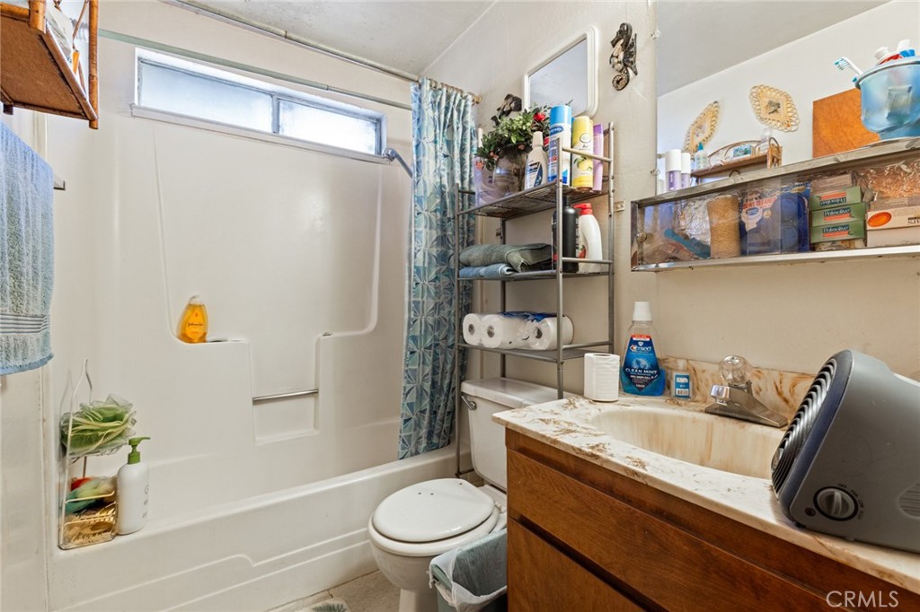 1062 Humboldt Avenue Property Photo 8