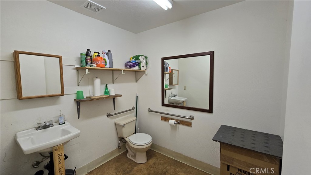 6443 Hollywood Road Property Photo 5