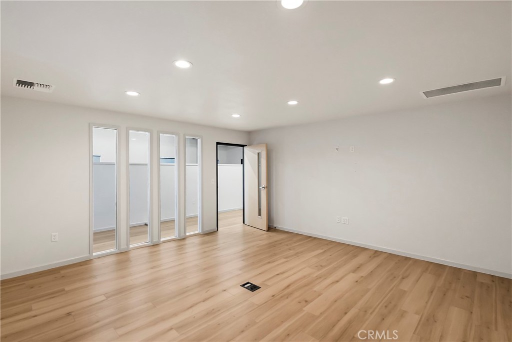 89 Loren Avenue 1 Property Photo 8