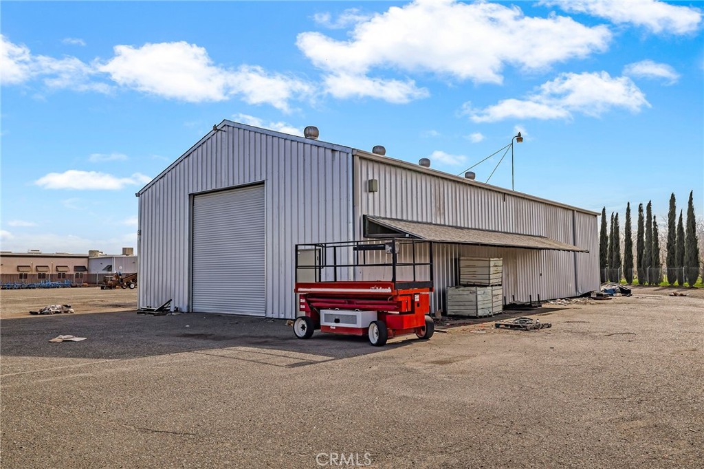 89 Loren Avenue 3 Property Photo 1