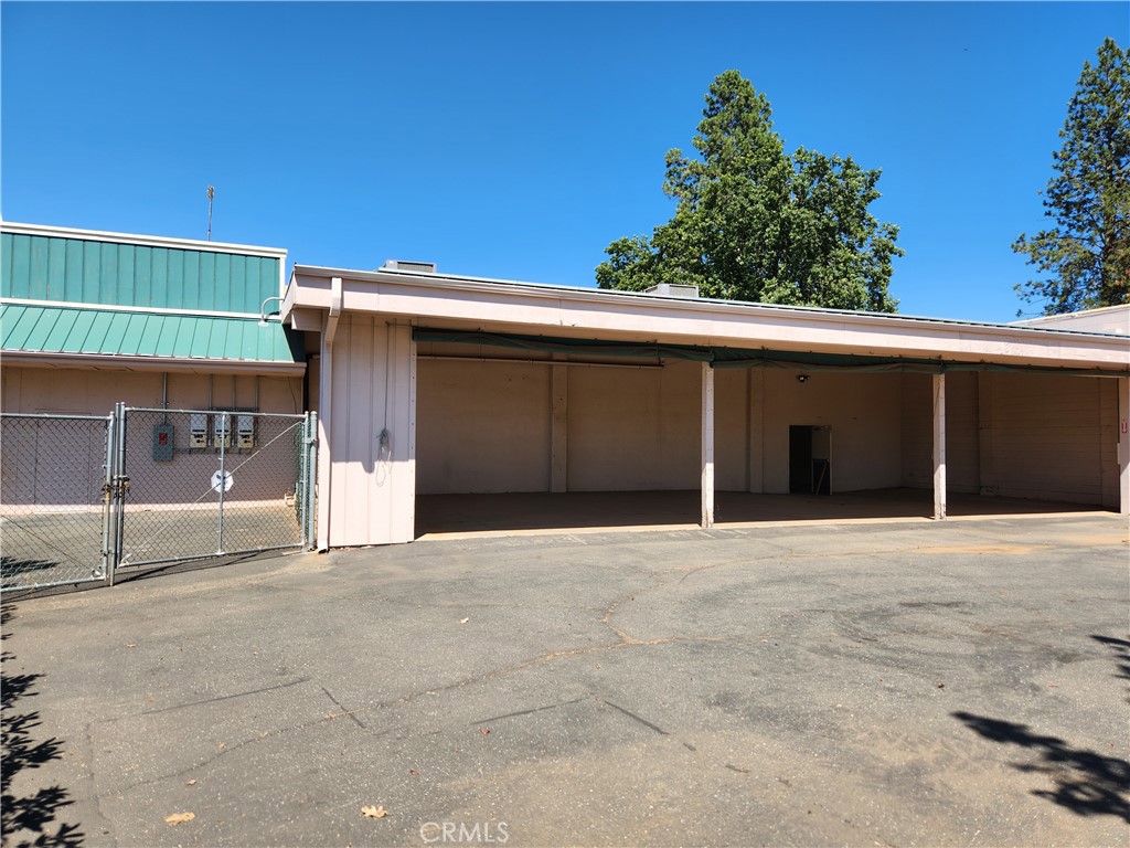5990 Foster Road Property Photo 4