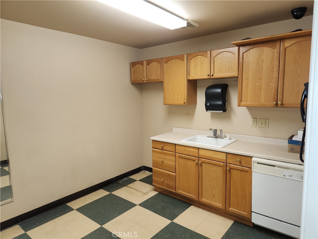 5990 Foster Road Property Photo 13