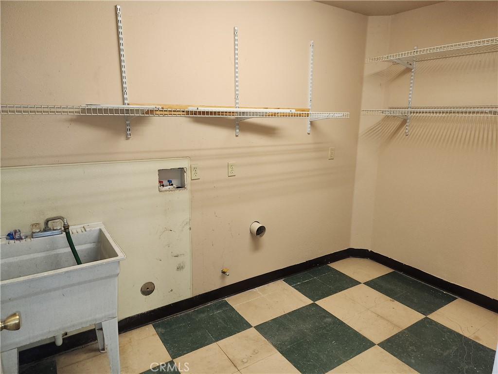5990 Foster Road Property Photo 14