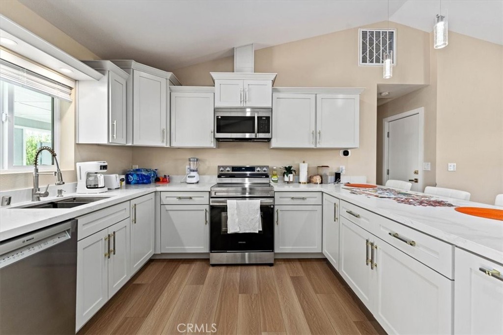 24565 Foster Road Property Photo 10