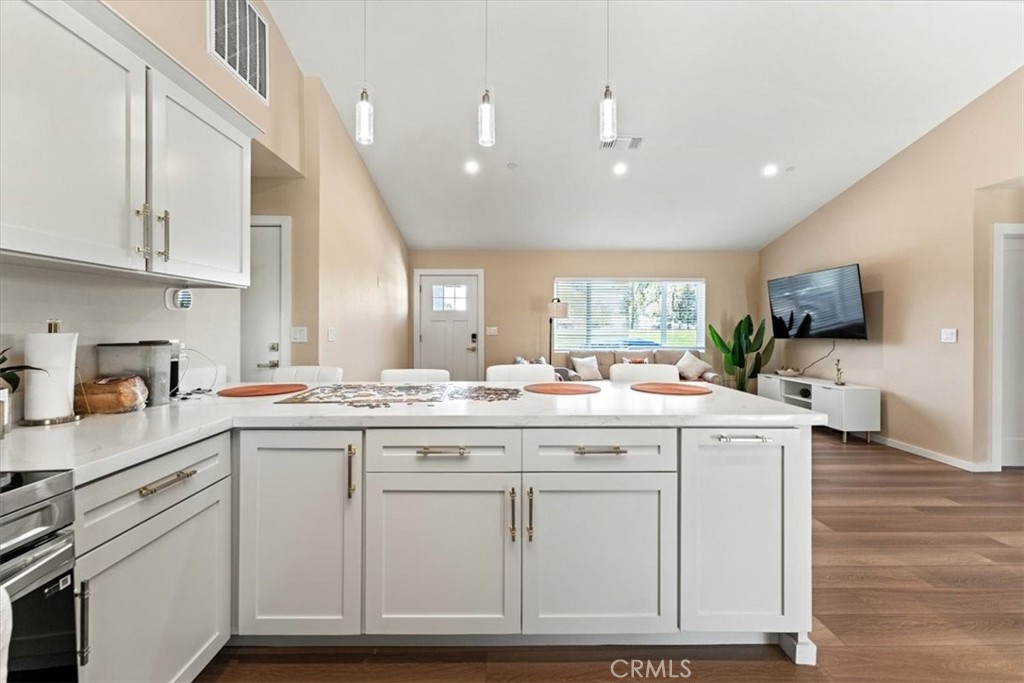 24565 Foster Road Property Photo 11
