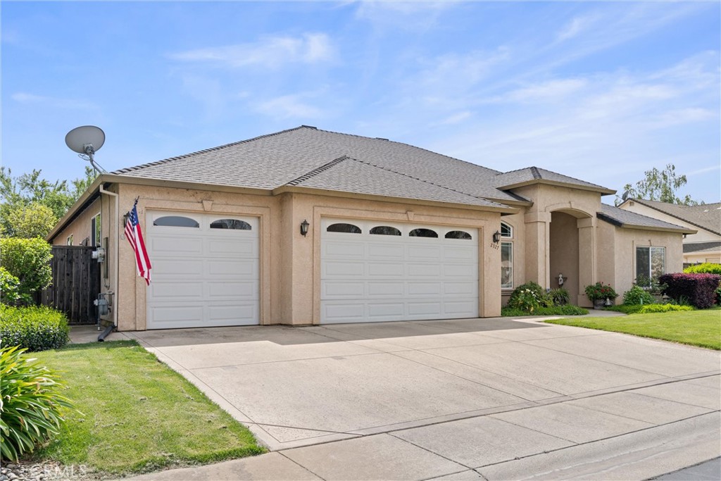 2327 Via Calle Court Property Photo