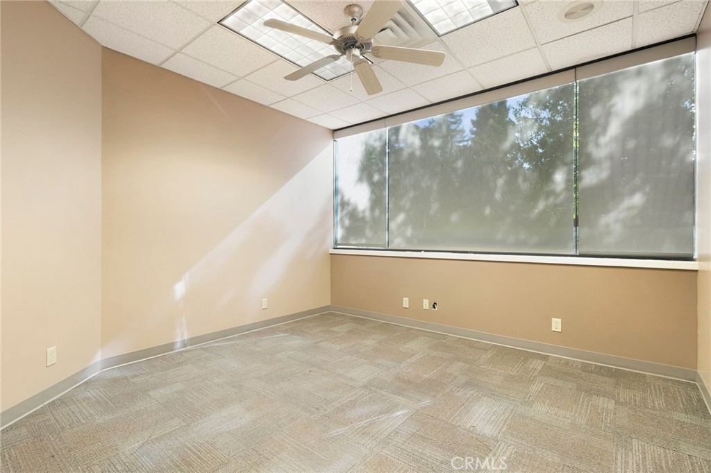 500 W East Avenue Property Photo 12
