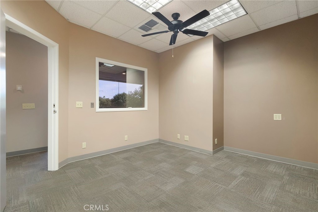 500 W East Avenue Property Photo 18