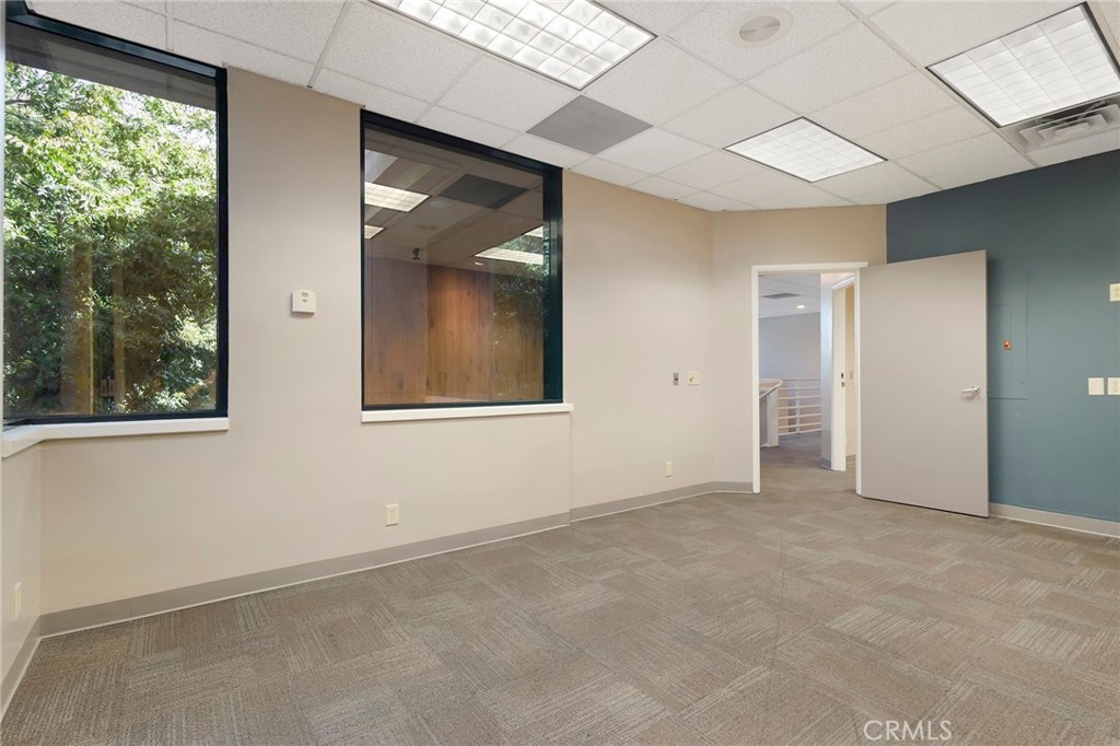 500 W East Avenue Property Photo 23