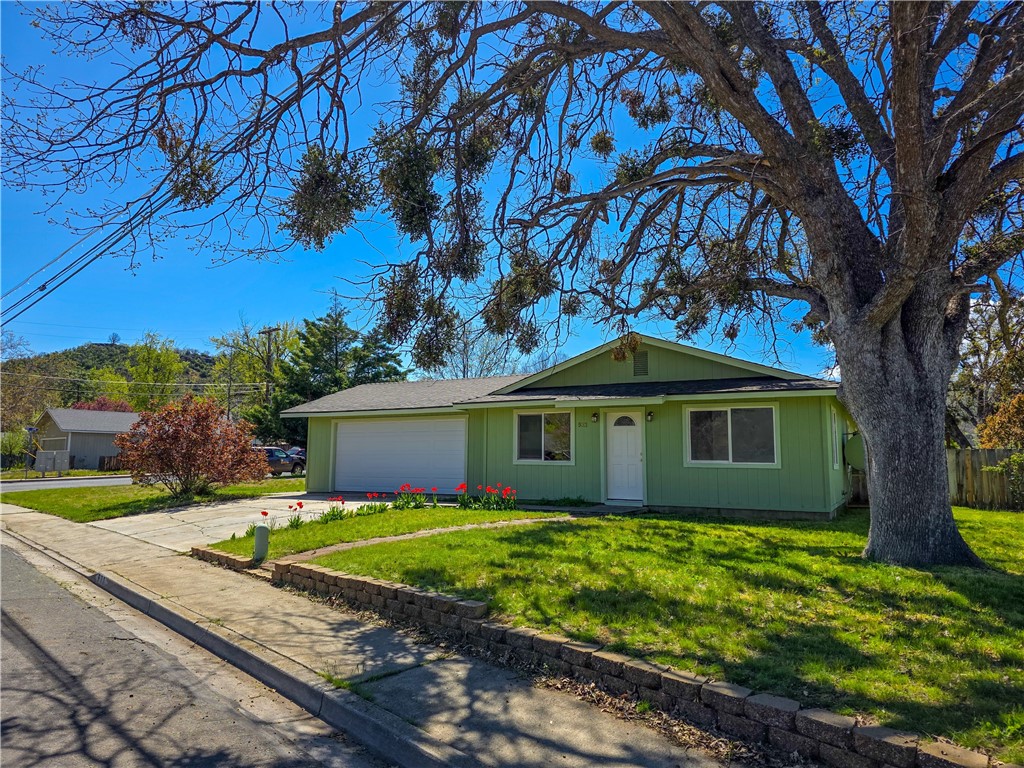 933 Campbell Avenue Property Photo