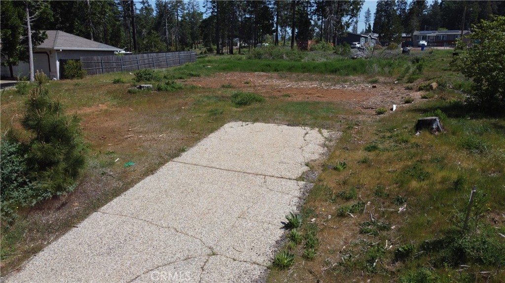 14002 Pineland Circle Property Photo 9