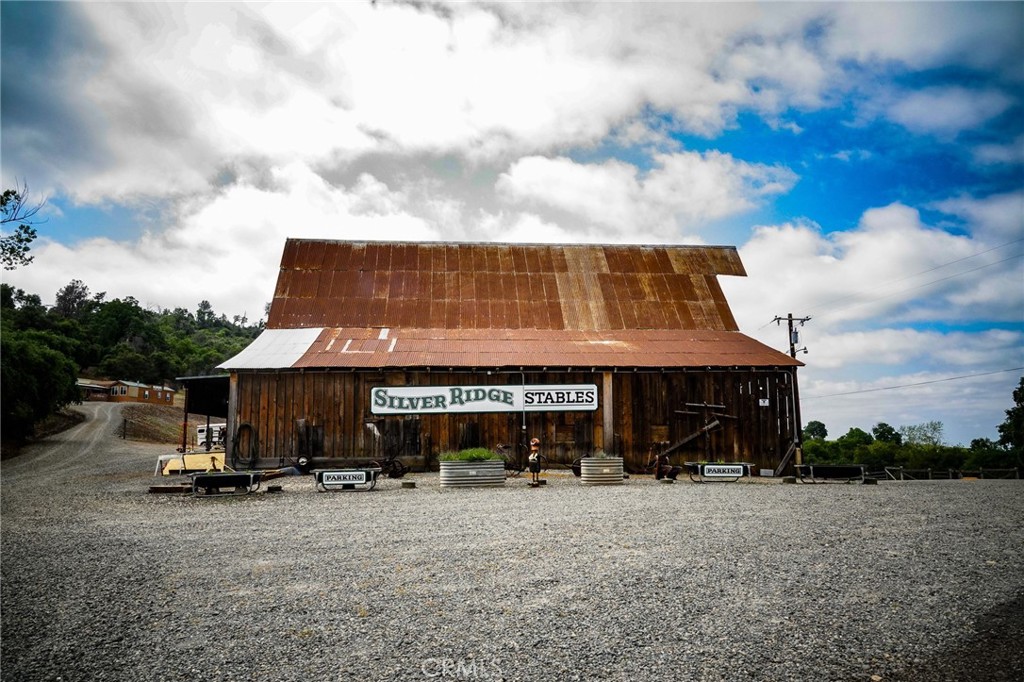 1477 Flag Creek Road Property Photo 2