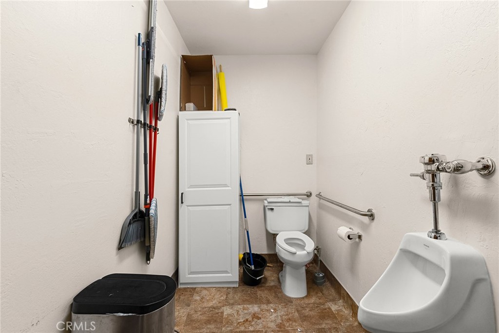 7126 Skyway Property Photo 39