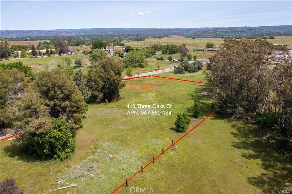 110 Three Oaks Property Photo 1