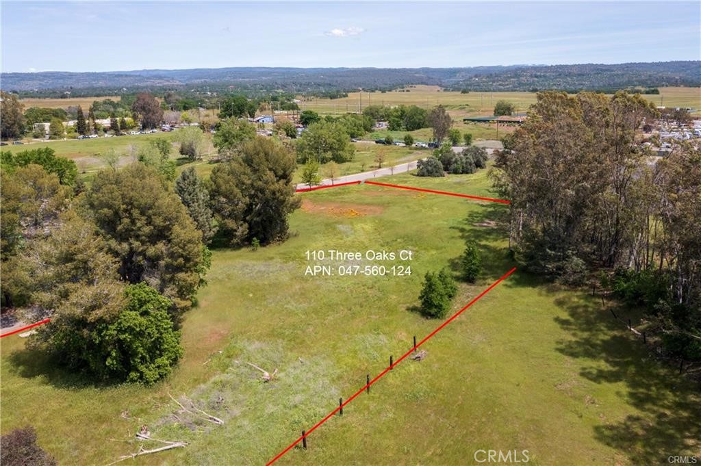 110 Three Oaks Property Photo 1