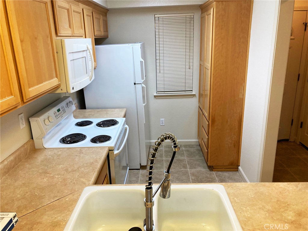 1584 Montgomery Street Property Photo 5