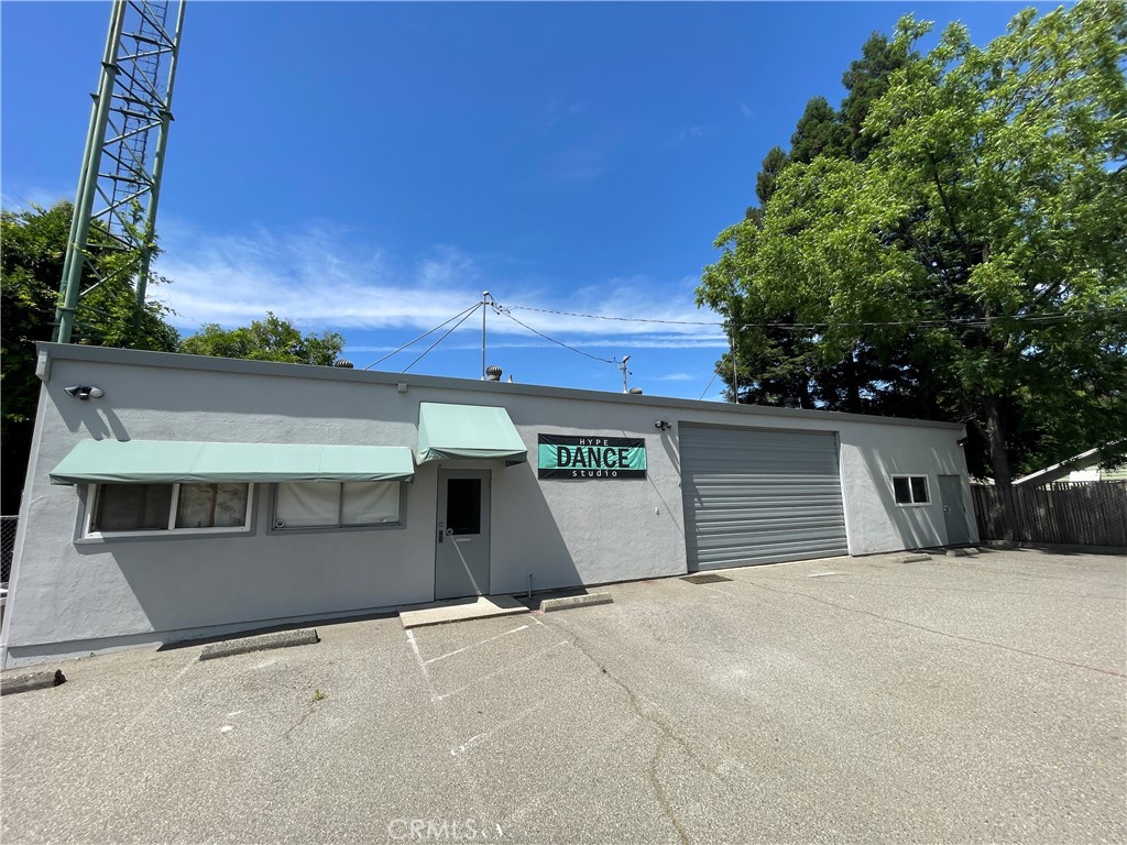 1051 Mangrove Avenue B Property Photo 2