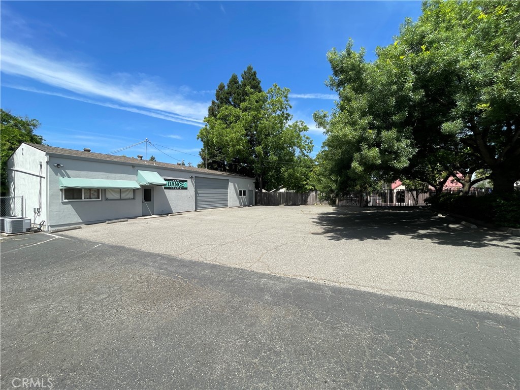 1051 Mangrove Avenue B Property Photo 3