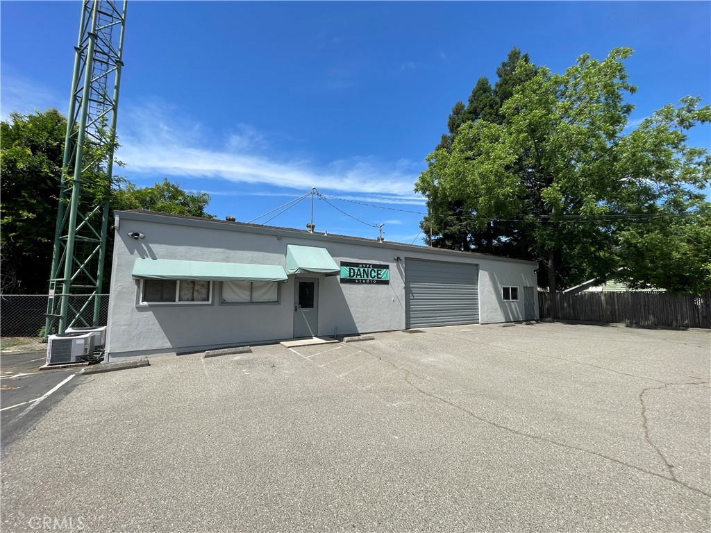 1051 Mangrove Avenue B Property Photo 4