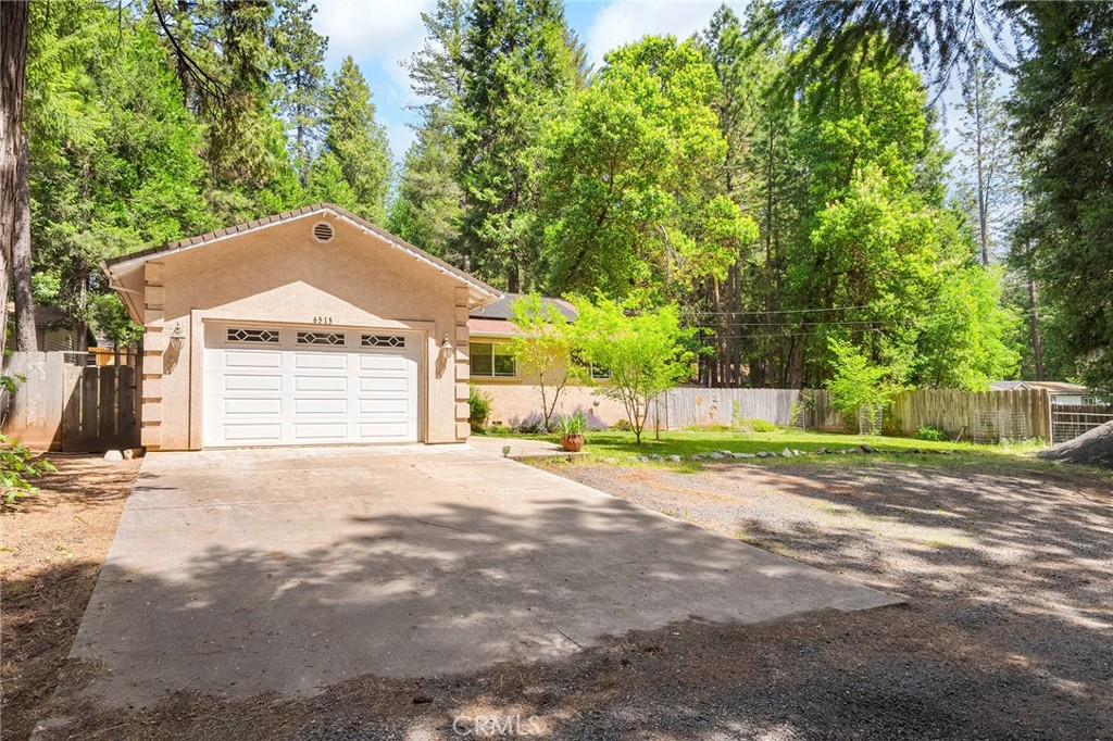 6515 Elmwood Drive Property Photo 2