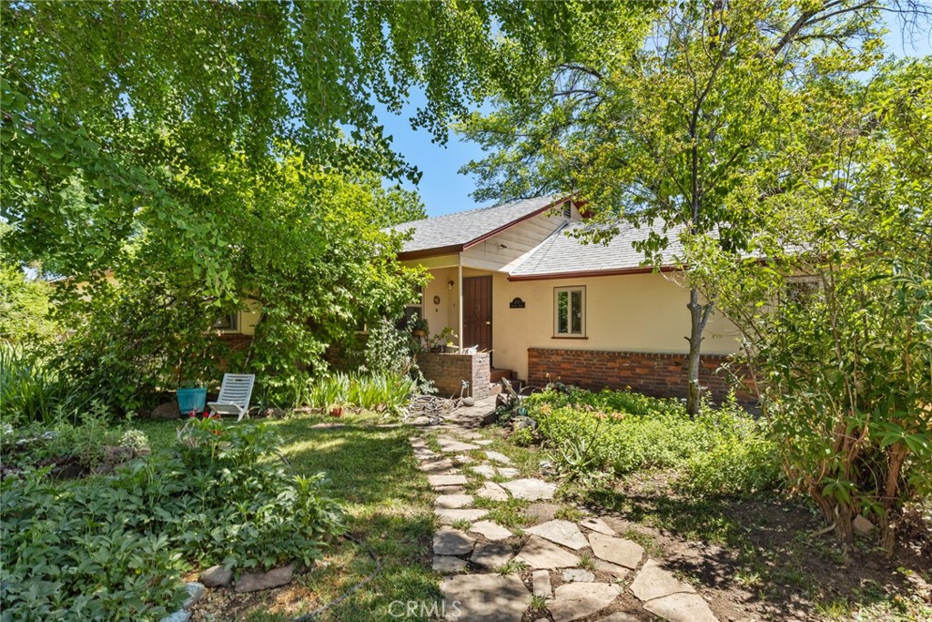 297 Connors Avenue Property Photo 1