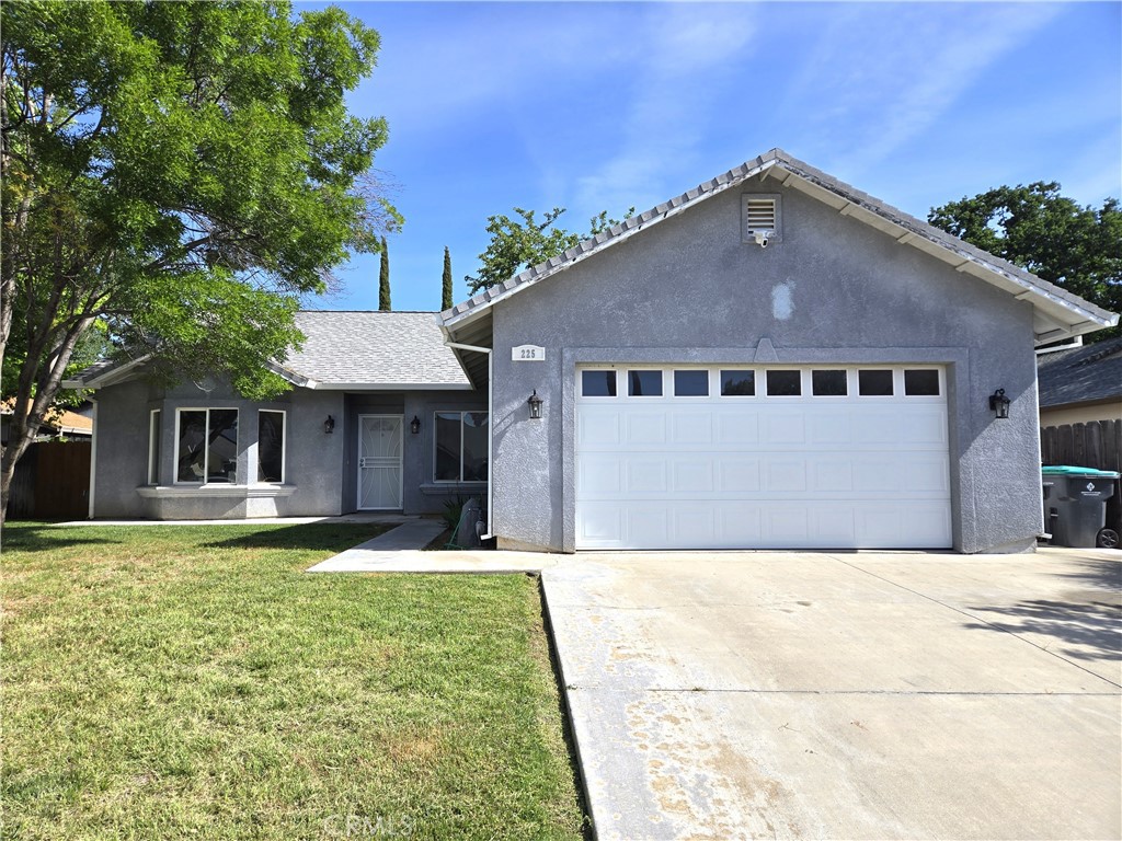 225 Sparrow Court Property Photo 1