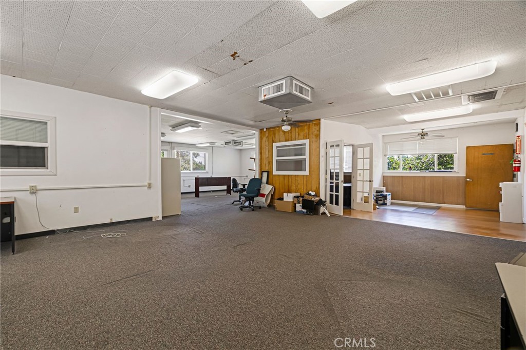 420 E Laurel Street Property Photo 8