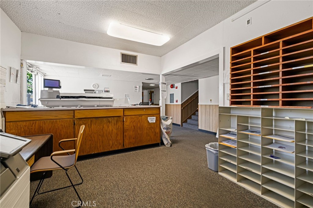 420 E Laurel Street Property Photo 10