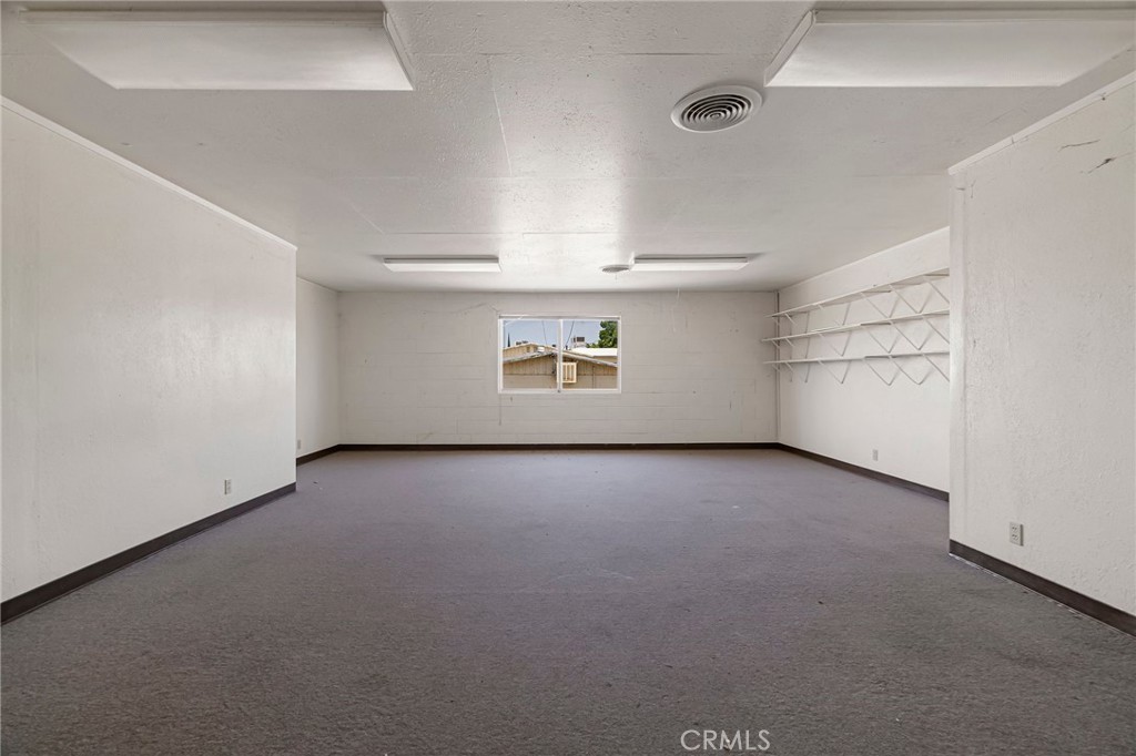 420 E Laurel Street Property Photo 16