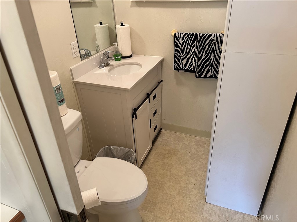 766 East Avenue B Property Photo 14