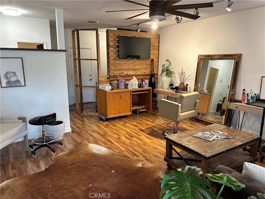 766 East Avenue B Property Photo 16