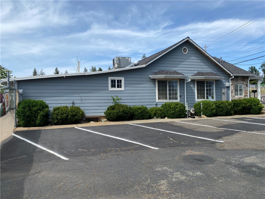 7671 Skyway Property Photo 3