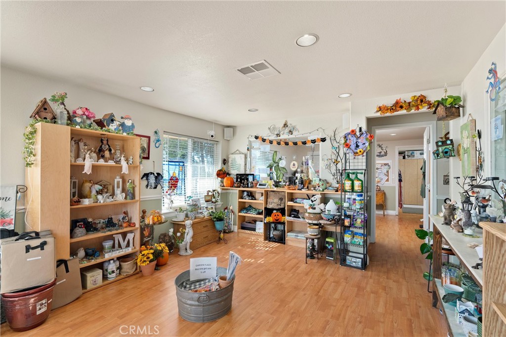 7671 Skyway Property Photo 14