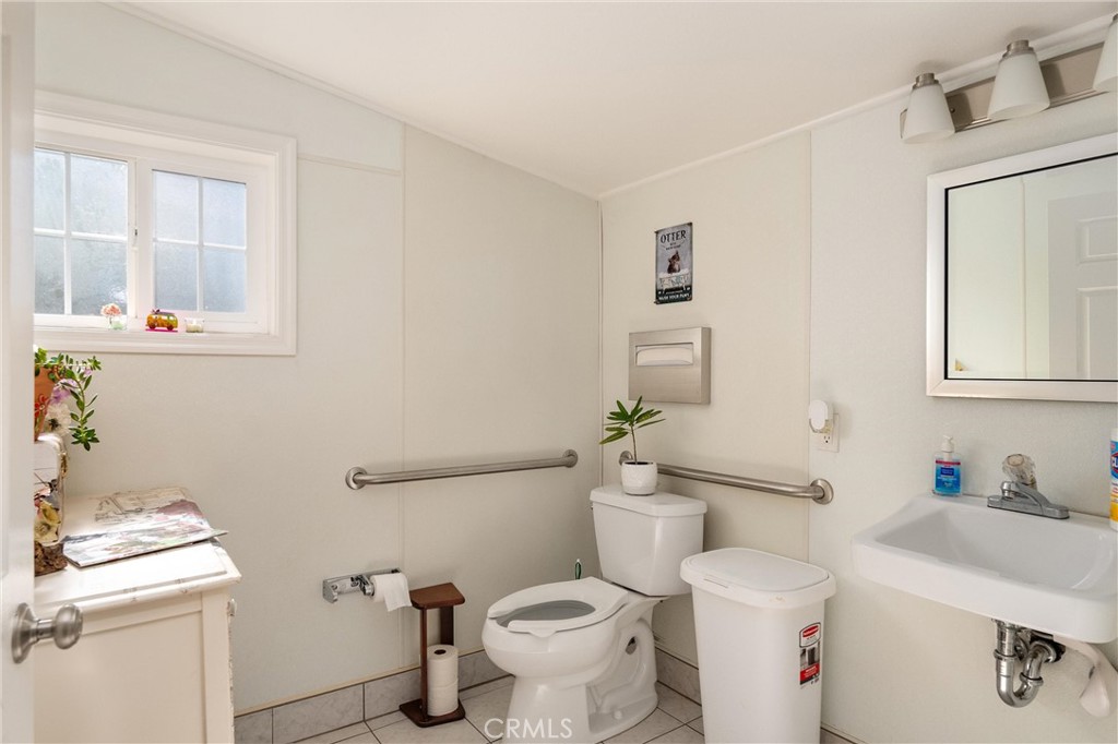 7671 Skyway Property Photo 20