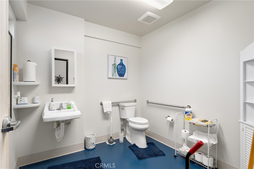 7671 Skyway Property Photo 36