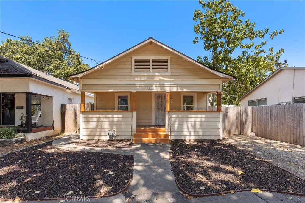1135 Oakdale Street Property Photo 1