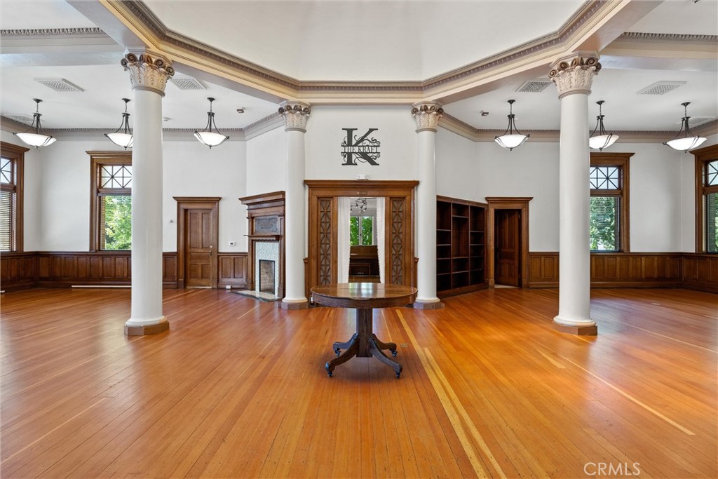 909 Jefferson Street Property Photo 8