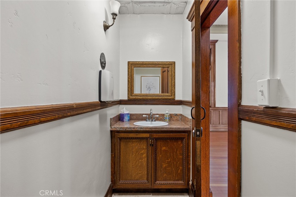 909 Jefferson Street Property Photo 17