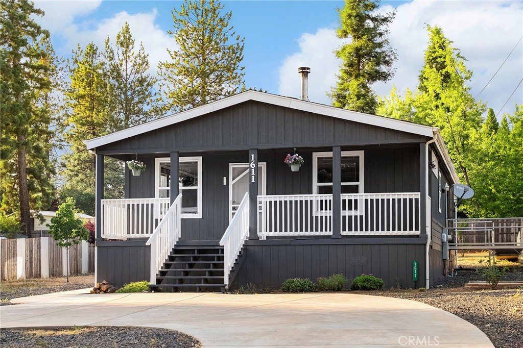 1611 Walnut Lane Property Photo 1