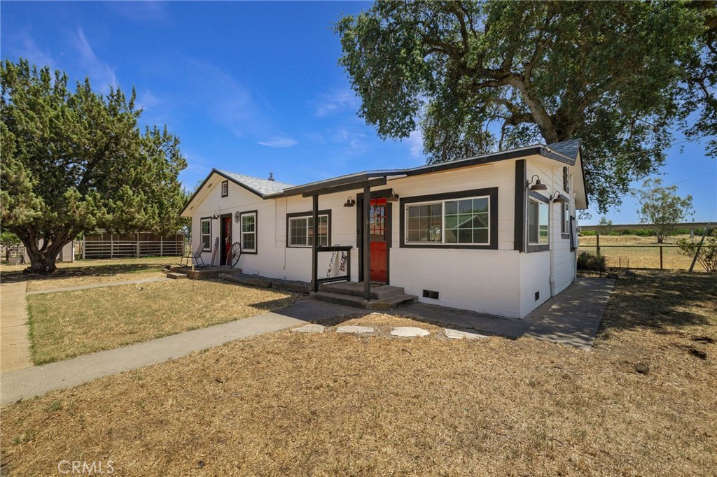 7361 Woodland Avenue Property Photo 1