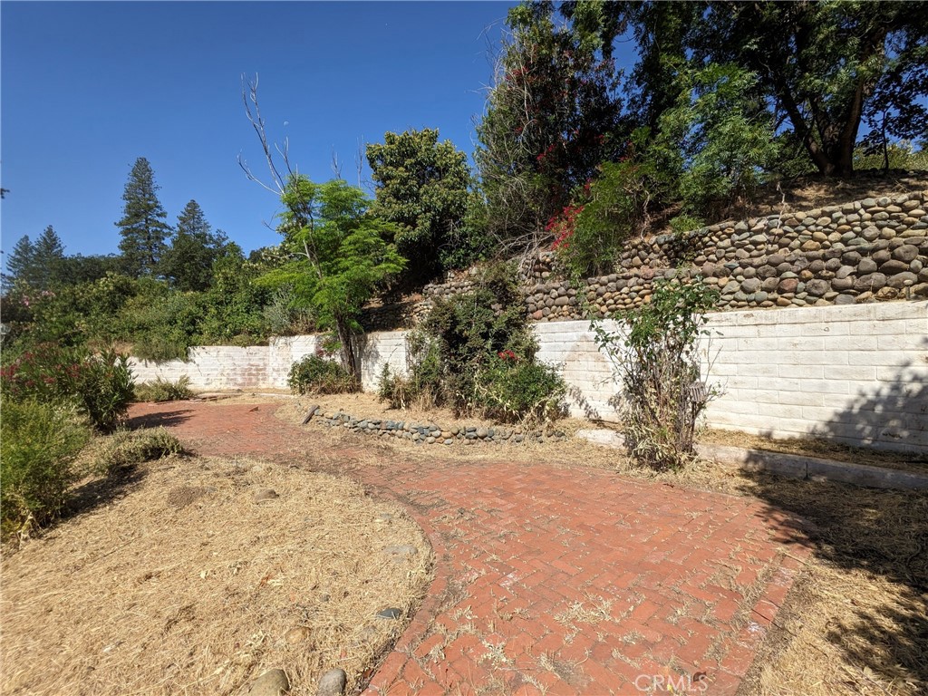 1880 Stearns Road Property Photo 5